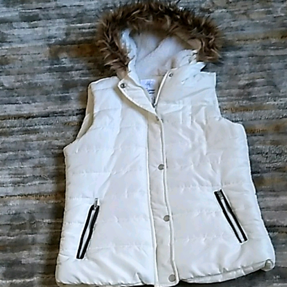 Forever Flower Womens White Puffer Vest